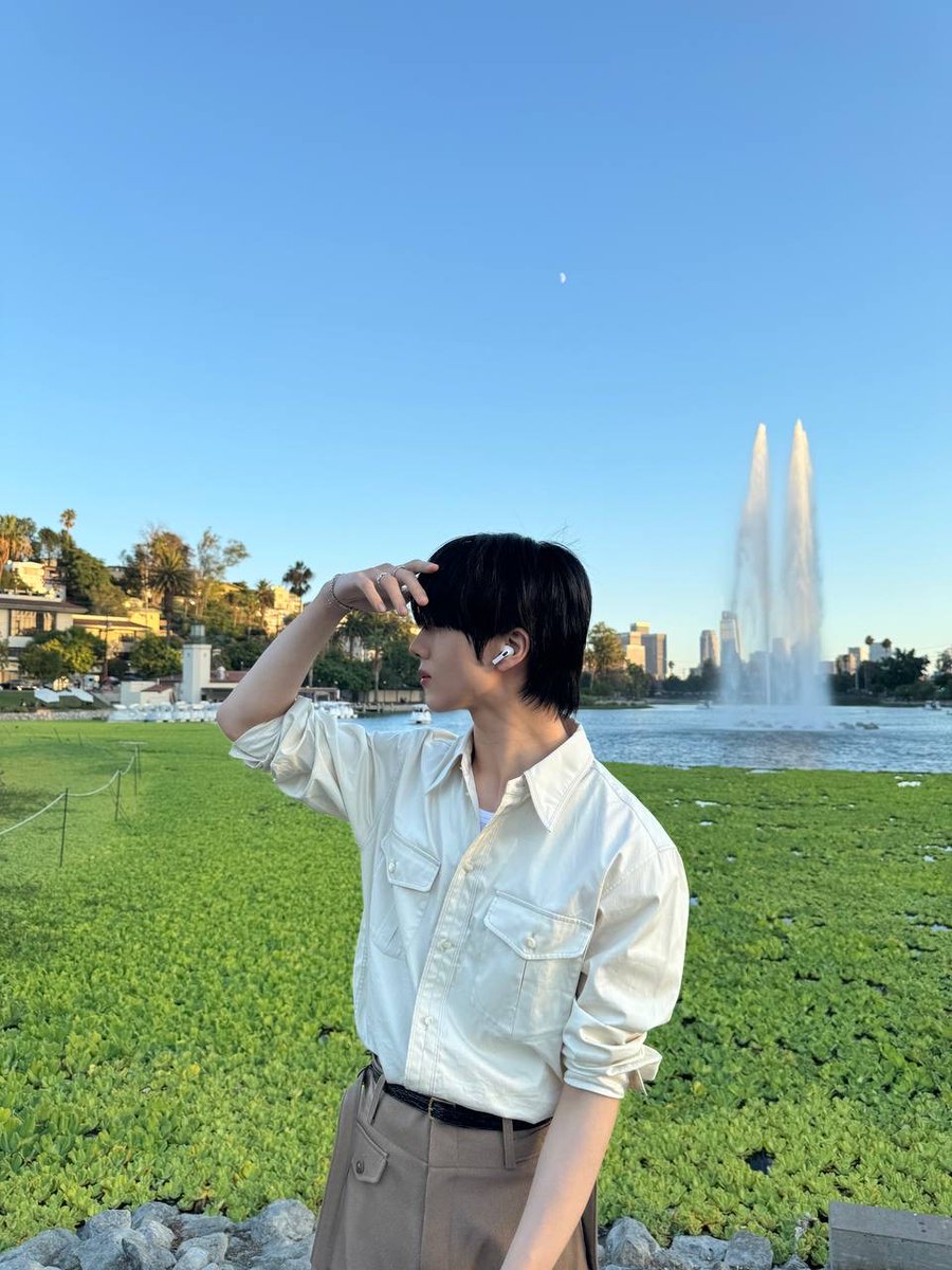 jwidaese's tweet photo. “🖼️ x2”
“i took pictures like these again today”
“hehe”
“it's still a bit far from being released but”
“ey i don’t know anymore 😵‍💫🙂‍↕️🙂‍↕️”
“uploaded” https://t.co/UIfjpJn2gf
