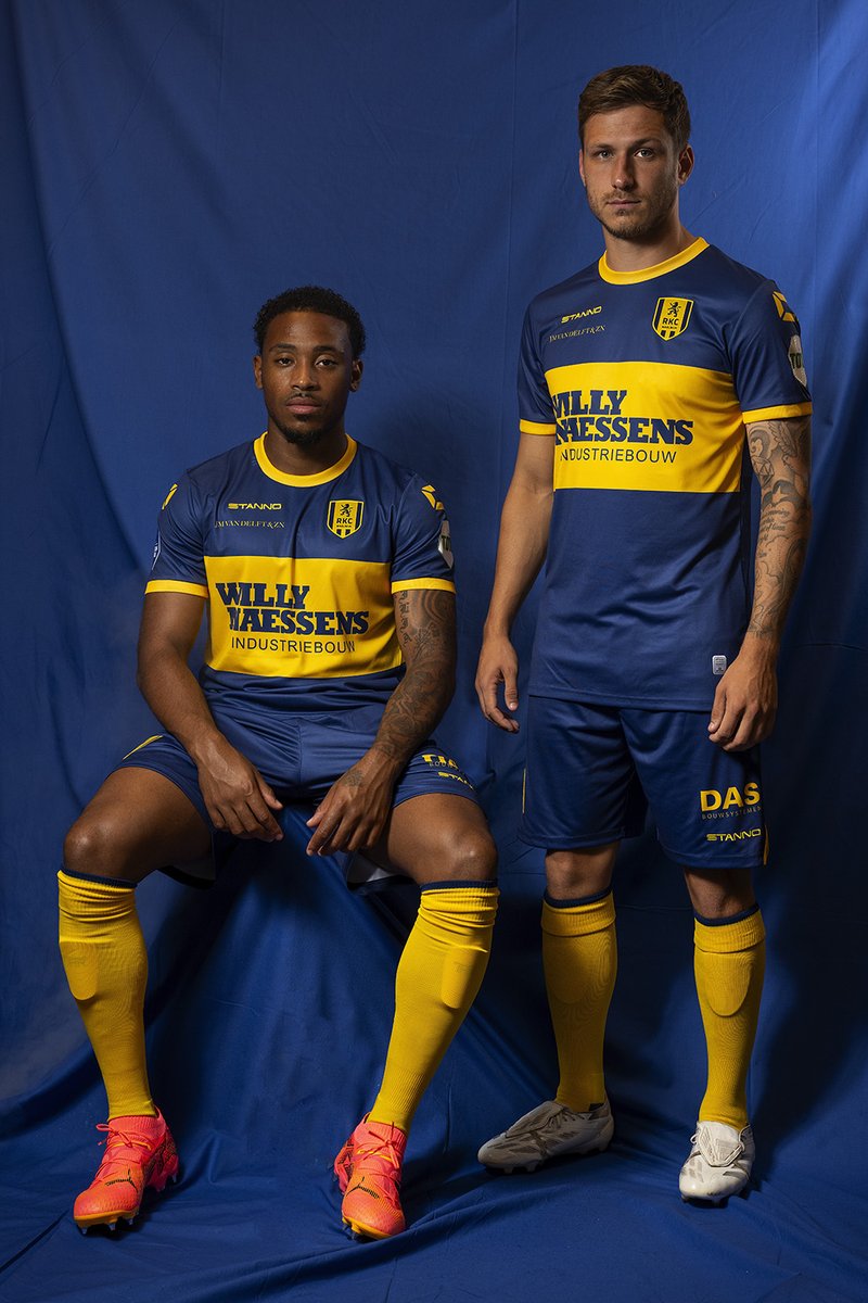🤩 𝐃𝐞𝐫𝐝𝐞 𝐭𝐞𝐧𝐮𝐞 𝟐𝟒/𝟐𝟓

Vanaf nu verkrijgbaar in de Fanshop en de webshop ➡ fanshop.rkcwaalwijk.nl