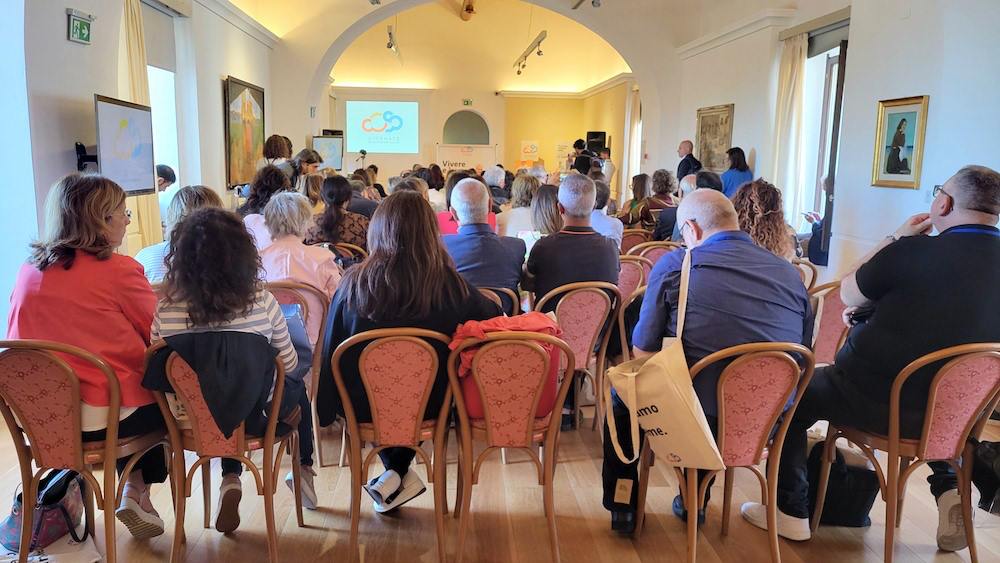 Secondo Welfare (@secondowelfare) on Twitter photo A #Catanzaro si è svolto COSO, evento promosso dalla cooperativa sociale <a href="/KyoseiBeneComun/">Kyosei cooperativa sociale</a> e da <a href="/legcoopsociali/">Legacoopsociali</a> su diversi aspetti che riguardano il tema della coesione sociale.
🔗 secondowelfare.it/collaborare-e-… A #Catanzaro si è svolto COSO, evento promosso dalla cooperativa sociale <a href="/KyoseiBeneComun/">Kyosei cooperativa sociale</a> e da <a href="/legcoopsociali/">Legacoopsociali</a> su diversi aspetti che riguardano il tema della coesione sociale.
🔗 secondowelfare.it/collaborare-e-…