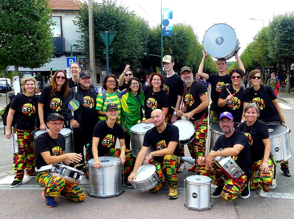 AmanhaBanda's tweet photo. Merci à Vaires pour l'invitation
Movimento Verde Amarelo 🌍🤝🌎 O'Banda Amanhã 
#batucada #bateria #JO2024 #Paralympics2024  #Paris2024 #olympics2024 #olympicgames #marnelavallee #parisvalleedelamarne #vairessurmarne #seineetmarne #seineetmarne77 #lagnysurmarne 
#iledefrance https://t.co/b9vqA9dg2n