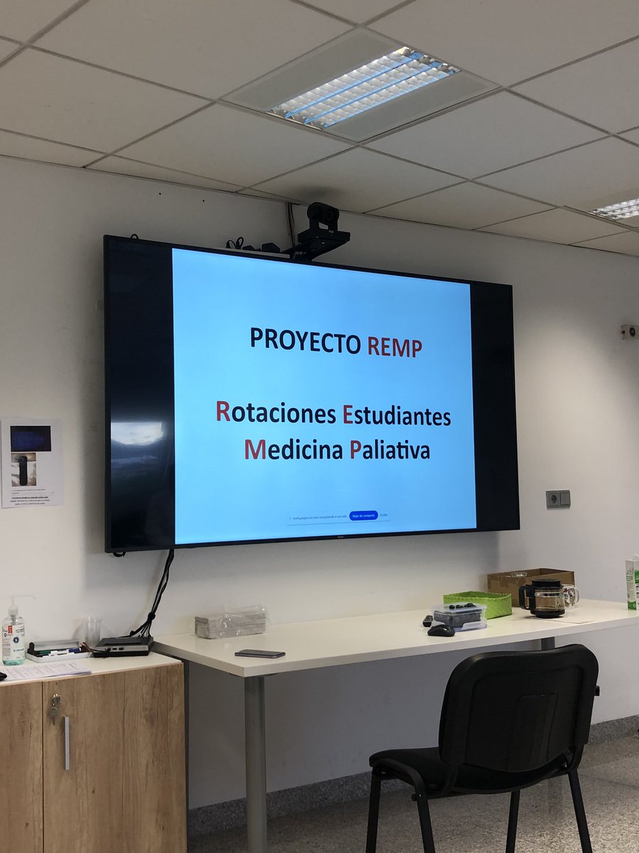 i_borque's tweet image. La Dra @larbeam -paliativista, oncóloga rt y vicedecana de @MedUNAV - presenta en #journalclub el proyecto #REMP #medicinapaliativa #educacionmedica #palliativemedicine #profesionalismomedico @ClinicaNavarra @AtlantesPC