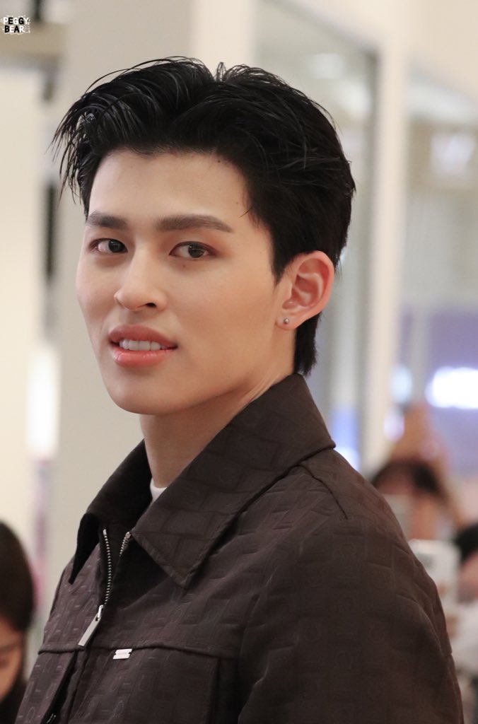 MYSKYKK_'s tweet image. 12.09.2024
ปังปอนด์
POND x FERRAGAMO
#FerragamoFW24xPOND
#ppnaravit @ppnaravit 
#PEGGYPHOTO