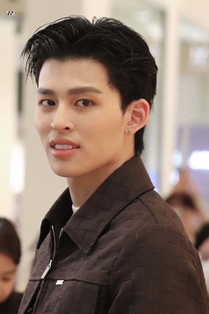 MYSKYKK_'s tweet image. 12.09.2024
ปังปอนด์
POND x FERRAGAMO
#FerragamoFW24xPOND
#ppnaravit @ppnaravit 
#PEGGYPHOTO