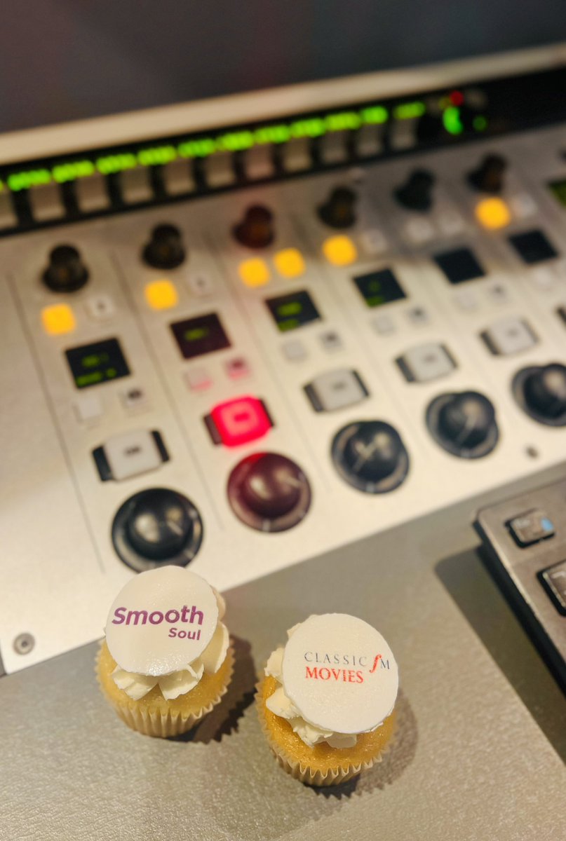 Simon English tweet media