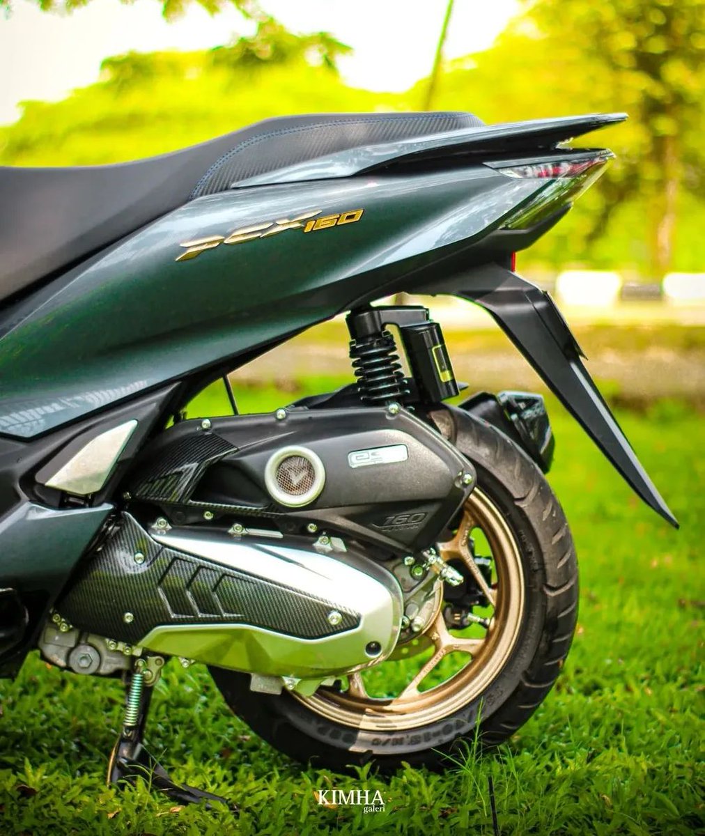 sinarkaryamotor's tweet photo. Cakep ga nih BroSis modifan PCX 160 yang satu ini?

Repost dari @kimha_galeri 
#pcx160 #modifikasi #fyp #sinarkaryamotor #motormurahbandung https://t.co/E8Ji8raY81