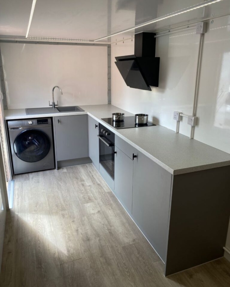 buildbudgetexp's tweet photo. Discover how a comprehensive scope of works can lead to unexpected savings, like getting a temporary kitchen at half price!
#HomeImprovement #CostSavings #BuildBudgetExpert #ConstructionTips #HomeExtension https://t.co/16kCMnMcon