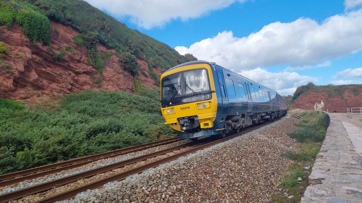 🚂📷#RailwayPhotography 
Dawlish sea wall, 11/09/24
<a href="/GWRHelp/">GWR</a> <a href="/networkrail/">Network Rail</a>
