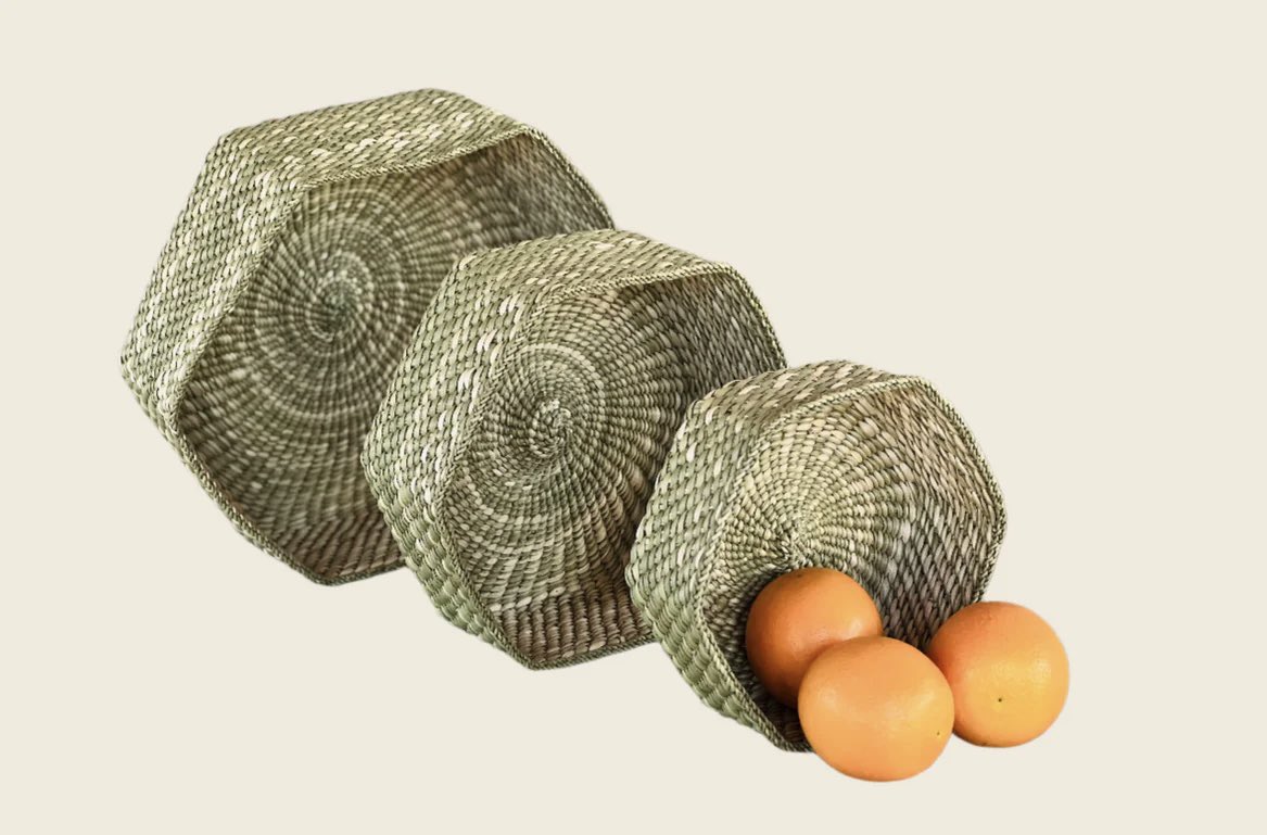 VikapuBomba's tweet photo. Beautify your space with a touch of handwoven finesse!

HIFADHI Hexagon Baskets brought to life by the talented hands of rural women artisans in Southern Tanzania.

Shop Link: https://t.co/KXlZxiYXvt https://t.co/XfjGAkKUWB