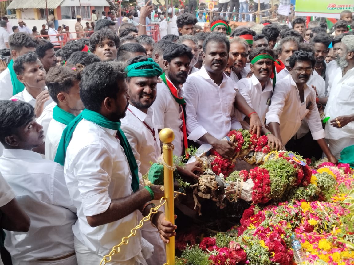 ஈகப் பெருஞ்சுடர் ஐயா இமானுவேல் சேகரனாருக்கு வீரவணக்கம்..
#தமிழர்அதிகாரம் #அழகர்சாமிபாண்டியன்