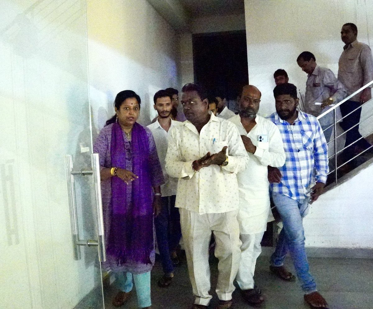 KotaNeelima's tweet image. Telangana’s Praja Palana or People’s Govt must reach door to door.
Division-wise meetings are being held across Sanathnagar constituency to check outreach of welfare schemes and development activities. I reviewed ground situation in Ramgopalpet Division with cadre and senior…