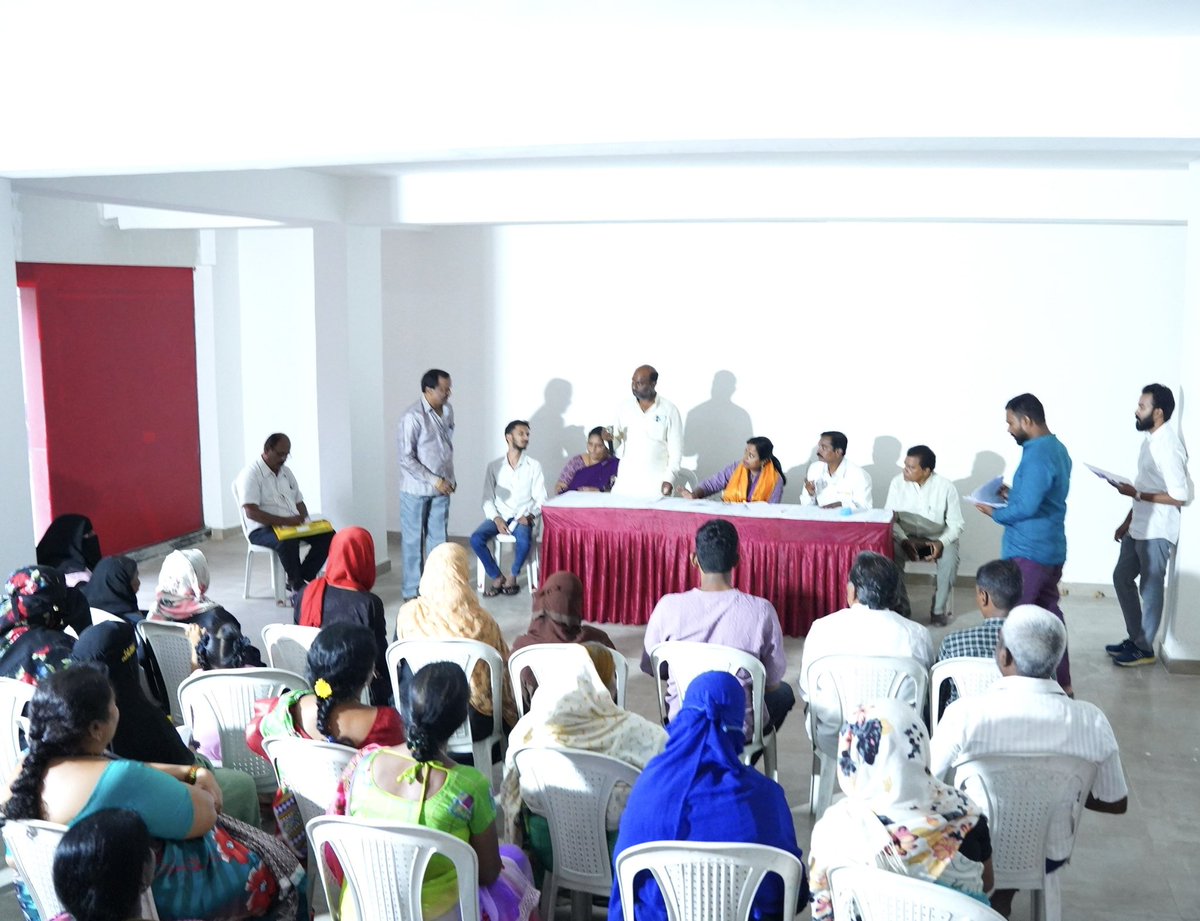 KotaNeelima's tweet image. Telangana’s Praja Palana or People’s Govt must reach door to door.
Division-wise meetings are being held across Sanathnagar constituency to check outreach of welfare schemes and development activities. I reviewed ground situation in Ramgopalpet Division with cadre and senior…