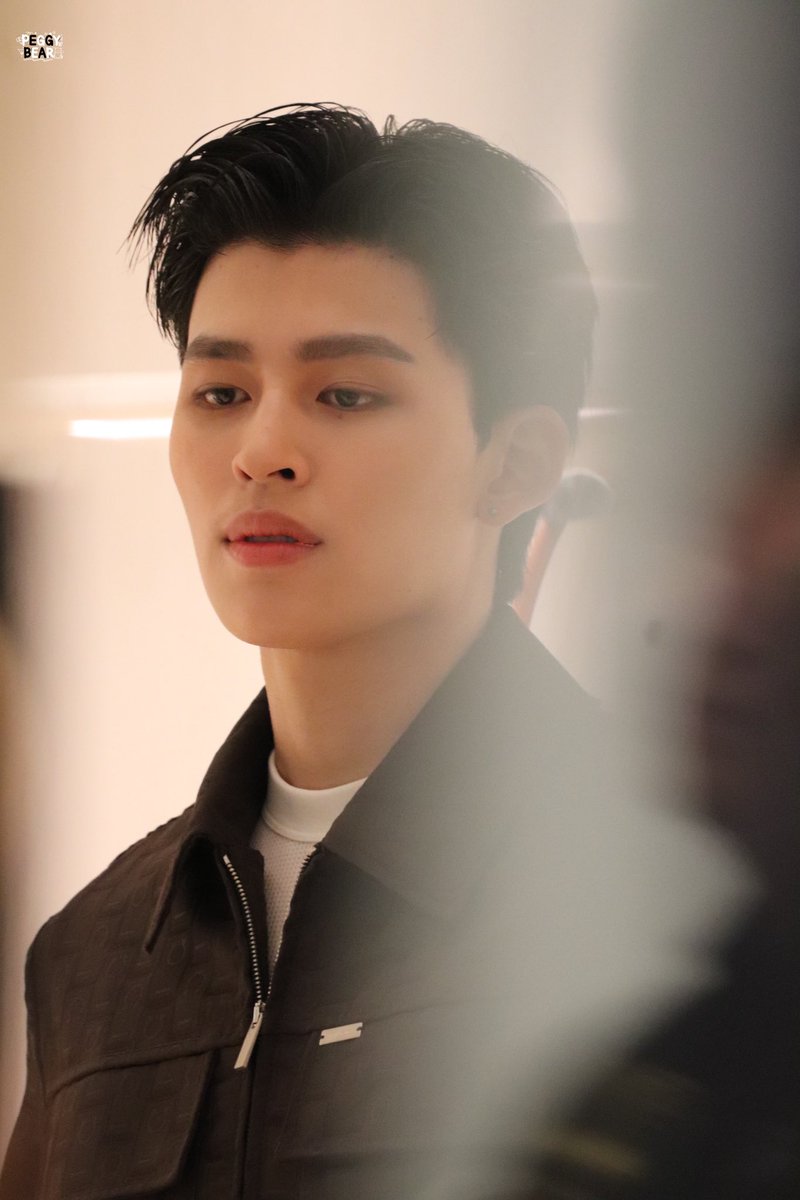 MYSKYKK_'s tweet image. 12.09.2024
หล่อมาก
POND x FERRAGAMO
#FerragamoFW24xPOND
#ppnaravit @ppnaravit 
#PEGGYPHOTO