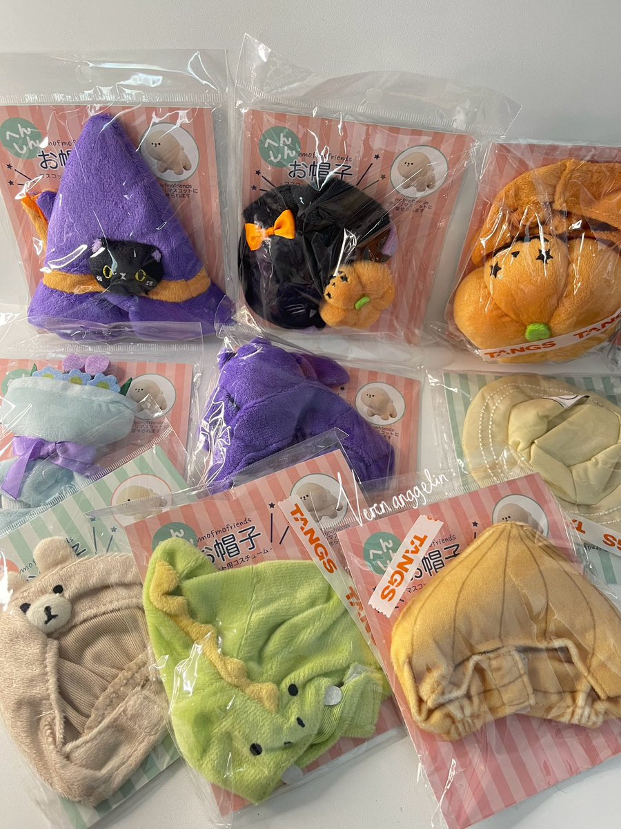 mari kt try on baju” rukappu ini wkwkw 
smoga muat 🤡