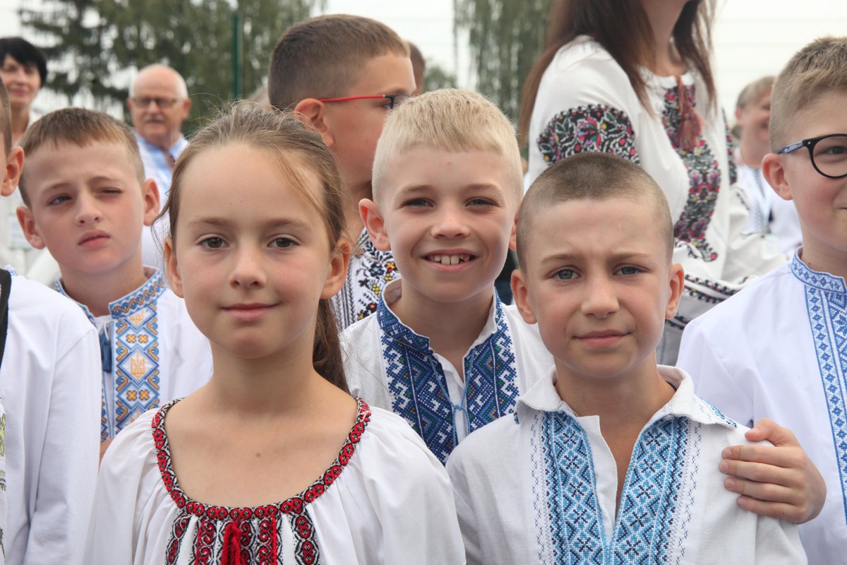 UNDP Ukraine 🇺🇦 (@undpukraine) on Twitter photo 🏫Over 700 children & 100 staff in Vinnytsia Oblast are beginning the new school year in renovated & energy-efficient schools thanks to a joint effort by <a href="/EUDelegationUA/">EU in Ukraine</a>, <a href="/EIB/">European Investment Bank</a>, @minfrastucture, <a href="/MinFin_Ukraine/">MinFin Ukraine</a>, <a href="/UNDPUkraine/">UNDP Ukraine 🇺🇦</a>, & local authorities.
More 🔗 undp.org/ukraine/press-… 🏫Over 700 children & 100 staff in Vinnytsia Oblast are beginning the new school year in renovated & energy-efficient schools thanks to a joint effort by <a href="/EUDelegationUA/">EU in Ukraine</a>, <a href="/EIB/">European Investment Bank</a>, @minfrastucture, <a href="/MinFin_Ukraine/">MinFin Ukraine</a>, <a href="/UNDPUkraine/">UNDP Ukraine 🇺🇦</a>, & local authorities.
More 🔗 undp.org/ukraine/press-…
