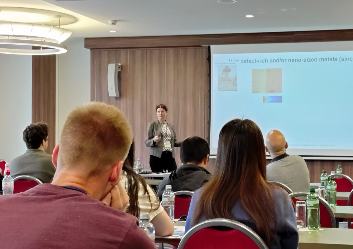LightChEC's tweet photo. And on the last day, we are not 𝘱𝘳𝘰𝘥𝘶𝘤𝘪𝘯𝘨 hydrogen any more, but learning how it interacts with metal in Astrid Pundt's lecture @KITKarlsruhe https://t.co/eLko9EHh7r