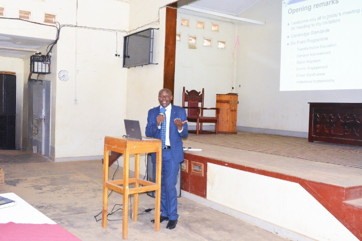 BishopStuartUni's tweet photo. Yesterday, the Vice-Chancellor, Prof. John F. Mugisha met staff for a Continuous Professional Development session as part of staff development. His presentation was hinged on "Leveraging staff strengths for accelerated performance". @VC_BishopStuart https://t.co/s3HVIHtZbl