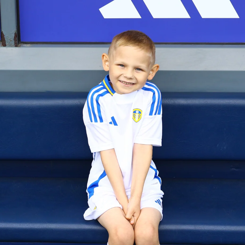 LUFC's tweet photo. 🤍 Everyone at #LUFC were truly heartbroken to learn of the passing of young supporter Bob. Fans are encouraged to join together in a minute’s applause, in the sixth minute of Saturday’s match against Burnley