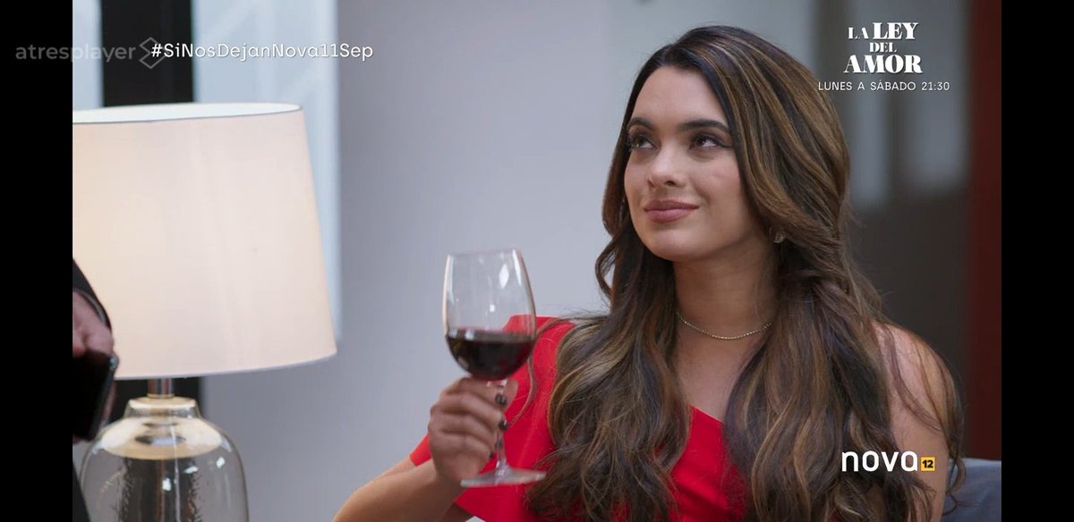 𝘈𝘭𝘦𝘫𝘢𝘯𝘥𝘳𝘢 𝘔𝘢𝘳𝘻𝘰𝘭𝘪 👠 tweet media