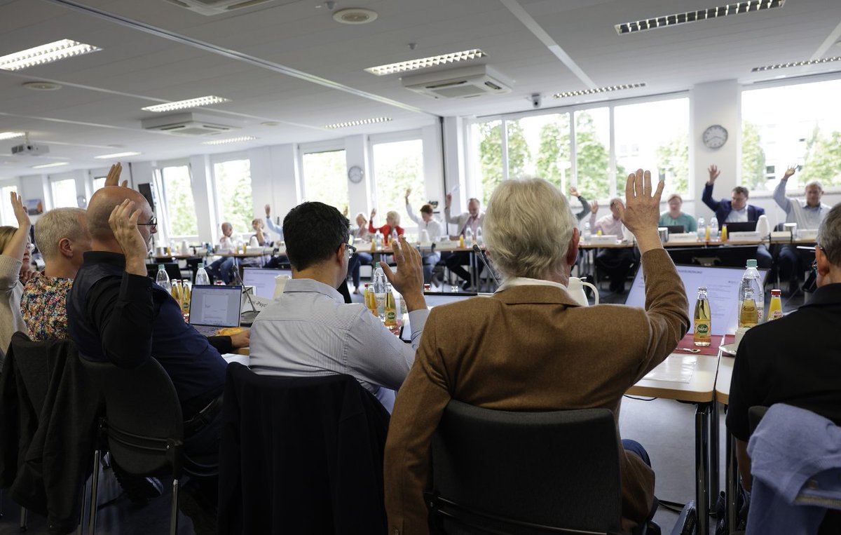 Einstimmige Resolution. Die #Vertreterversammlung (VV) der KV RLP fordert mit Blick die Finanzierungsverhandlungen mindestens 4 % Erhöhung des Orientierungspunktwerts und keine Zustimmung der Verhandlungsführer zu einem niedrigeren Ergebnis! Die VV ist sich bewusst, dass die