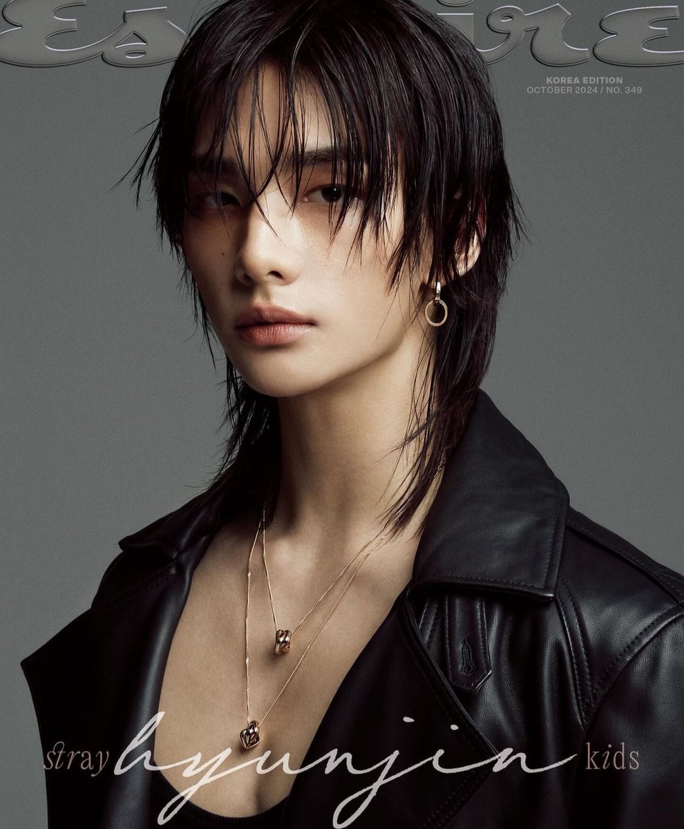 havenfiIm's tweet photo. “Stray Kids' Hyunjin has been named the new ambassador for Cartier. His striking visuals, powerful charisma, and irresistible aura blend perfectly with the Trinity collection, which celebrates its 100th anniversary.

#HYUNJIN #현진 @Stray_Kids #HYUNJINxCARTIER https://t.co/NYtYrsb8mx