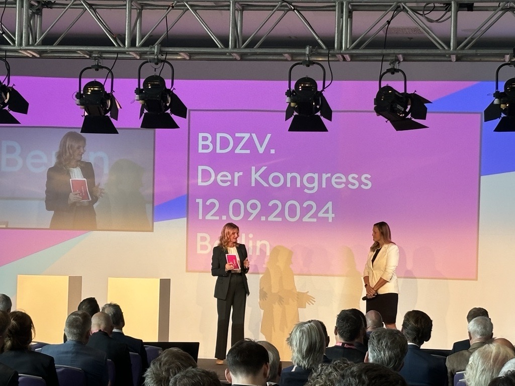 „Wir brauchen eine starke Journalismusbranche, damit Menschen auch künftig auf verlässliche und gut recherchierte Informationen zugreifen können“, sagt <a href="/GBadanes/">Ginny Badanes</a>. Die <a href="/Microsoft/">Microsoft</a>-Managerin betont beim #bdzv24 die wichtige Rolle seriöser Nachrichtenmedien