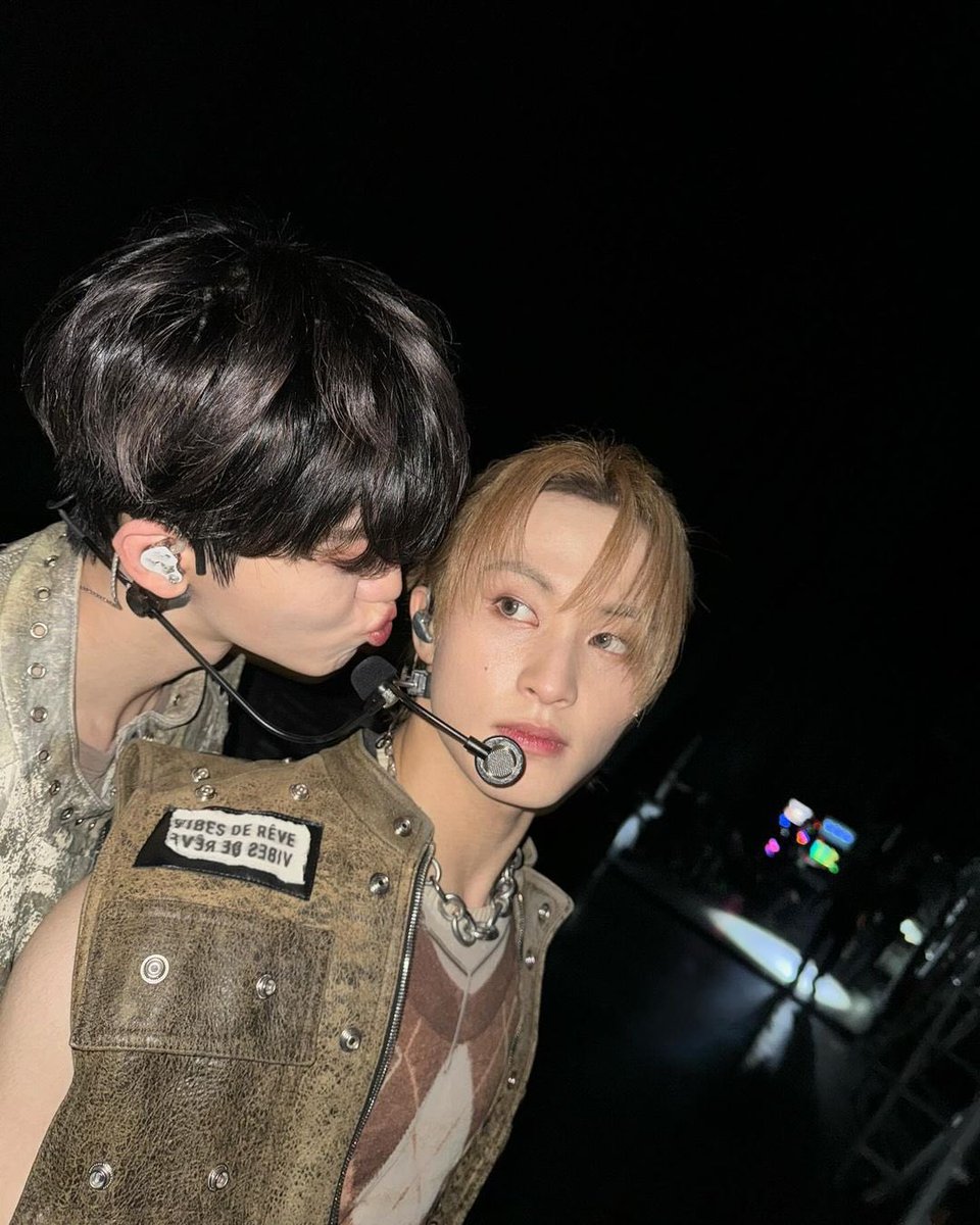 momipaew's tweet photo. เพื่อนถามว่าเป็นไรนั่งยิ้มอยู่คนเด���ยว นี่เลยตอบว่าเป็นมาร์คมิน😌😌
#markmin https://t.co/GI6a8eCzaX