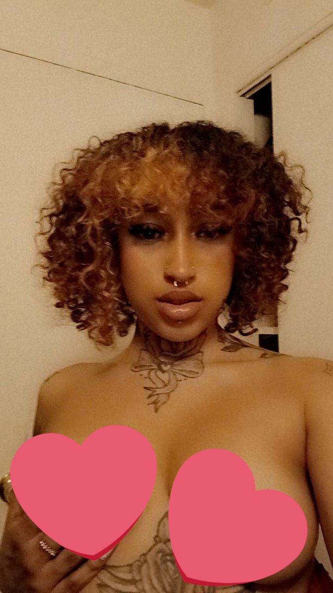 Cemonae2's tweet image. Just up looking good asf 😋🥰🥳