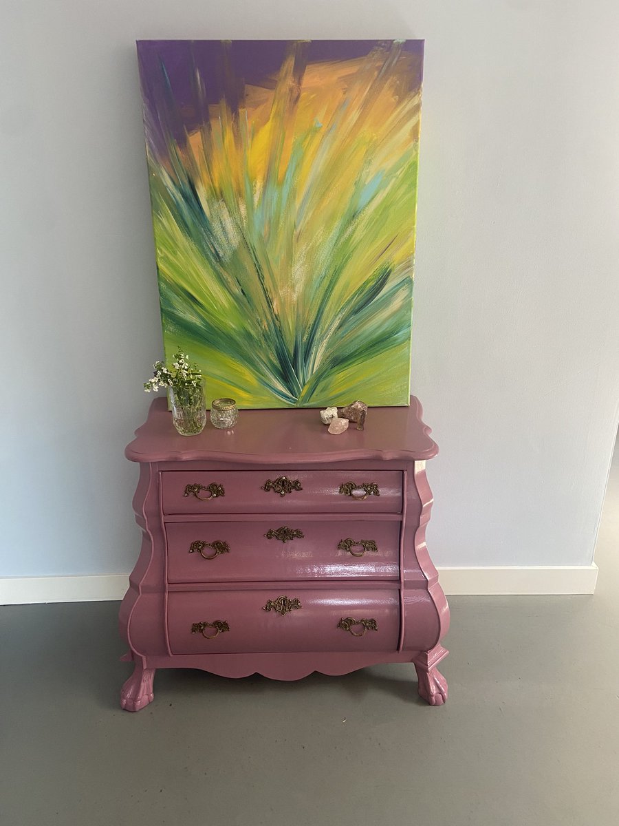 Wat houdt mij bezig? In mijn nieuwe huis aan het bos mijn eigen werk een plek geven. Kleurrijk wonen in het groen.

#home #nature #colors #lekkerpionieren  #kleurenhebbeninvloedopgevoel #kleurbekennen