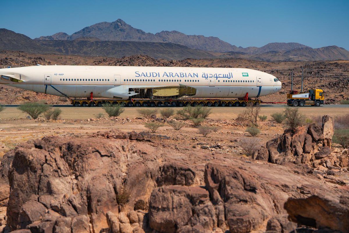 الله البادي .. ثم مجد بلادي .. 
ديرتي .. غيرتي .. حبي اللي في العروق ..
🇸🇦🇸🇦🇸🇦🇸🇦🇸🇦🇸🇦🇸🇦

#طياراتنا_وين_وصلت
#السعودية #السعوديه_العظمى 
#ايه_انا_سعودي