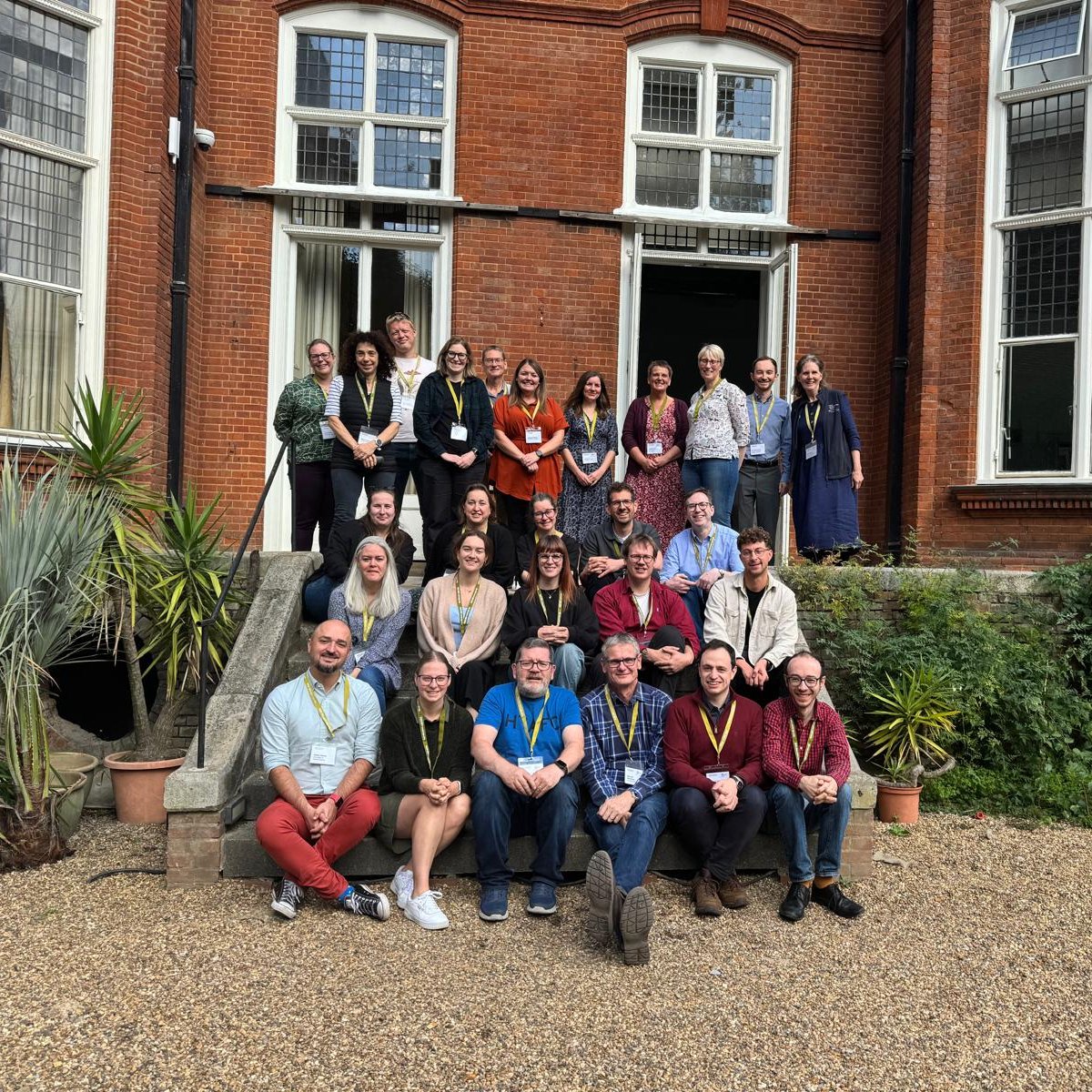 EFL Showcase 2024 ✅
Fabulous two days discussing the future of fieldwork teaching with this lovely bunch!
Hosted at the wonderful <a href="/RGS_IBG/">Royal Geographical Society (with IBG)</a> and supported by <a href="/esriuk/">Esri UK</a> &amp; <a href="/BritishEcolSoc/">British Ecological Society</a>.
Report to follow here: enhancingfieldwork.org.uk/the-efl-showca…