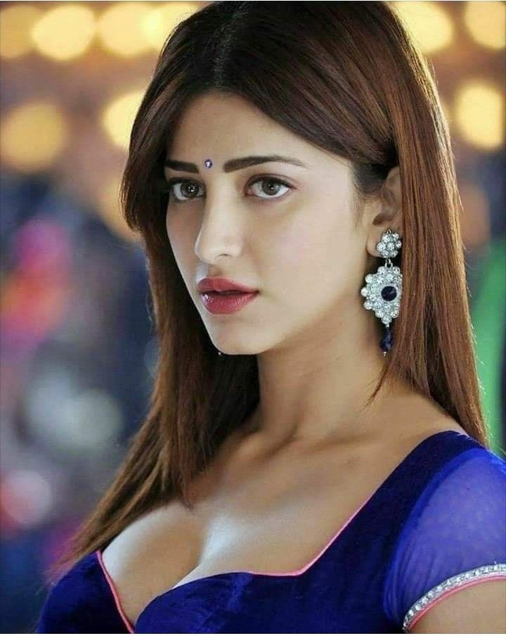 TechPorn7's tweet image. She can eat all other actresses 
Missing her in movies 
#sruthihassan #kollywood