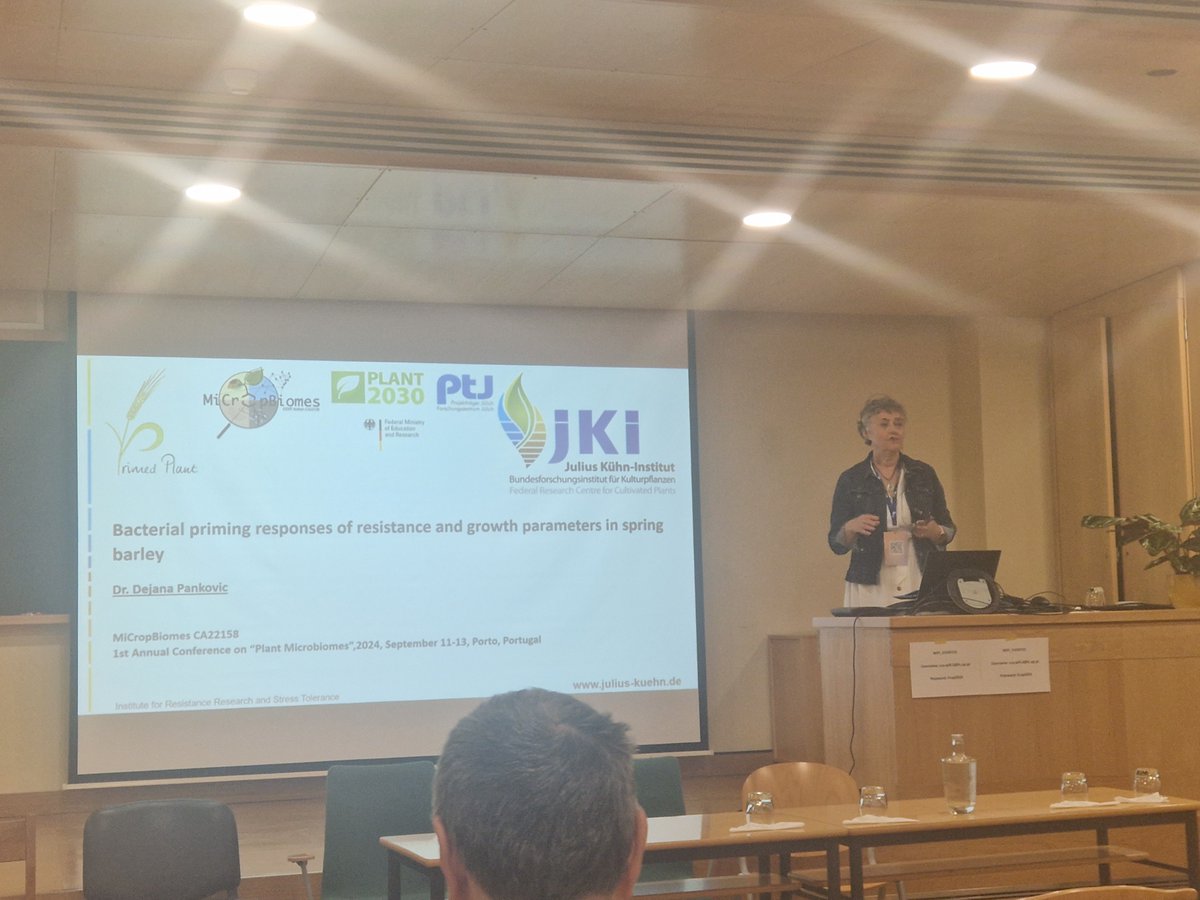 We start the second day of our annual meeting with a keynote talk of Dr. Dejana Pankovic. She started our morning session on crop-microbiome assembly dynamics under specific environments and gave an enlightening talk on bacterial priming responses of resistance&amp;growth parameters.
