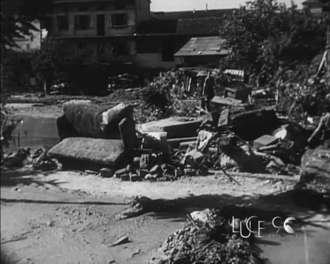 PCProvAL's tweet photo. Oggi ricordiamo l' #alluvione del 12 Settembre 1948 che avvenne due settimane dopo quella avvenuta il 4 Settembre che interessò in particolar modo anche l' #Astigiano .
Ci furono l'esondazione dei torrenti #Borbore, #Triversa e fiume #Tanaro https://t.co/IsHrwD84vm