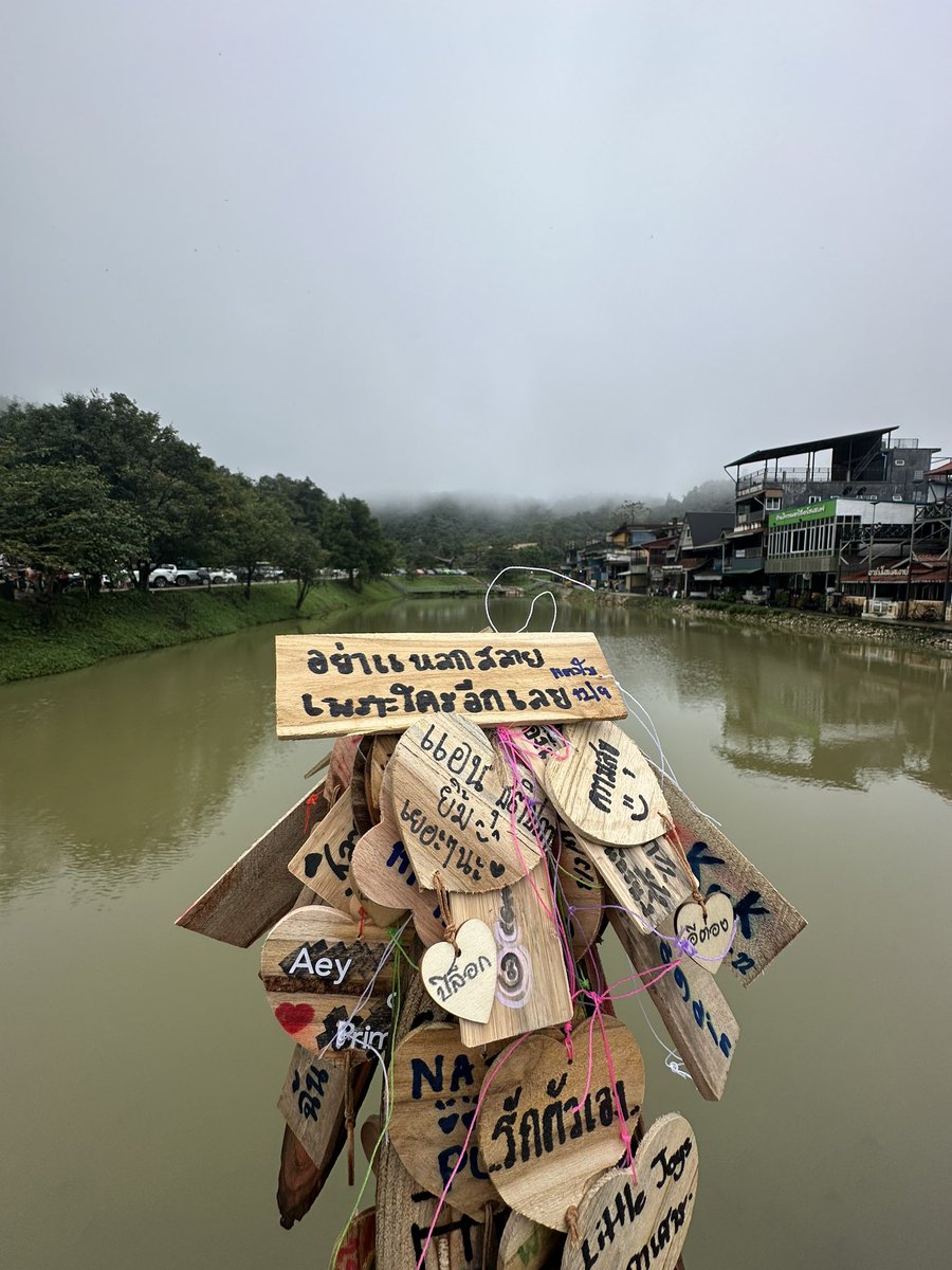 𝙂𝙞𝙫𝙞𝙣𝙜 𝙢𝙮𝙨𝙚𝙡𝙛 𝙖 𝙝𝙪𝙜  🙃