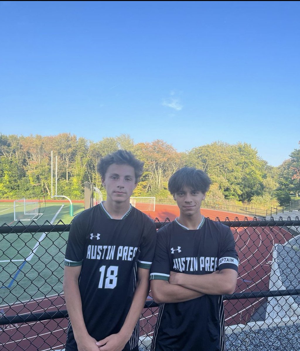 Big win 2-1 victory against Thayer Academy yesterday!
Equalizing goal by Owen Wills and a last-minute game-winner from Dennis Klimashov!