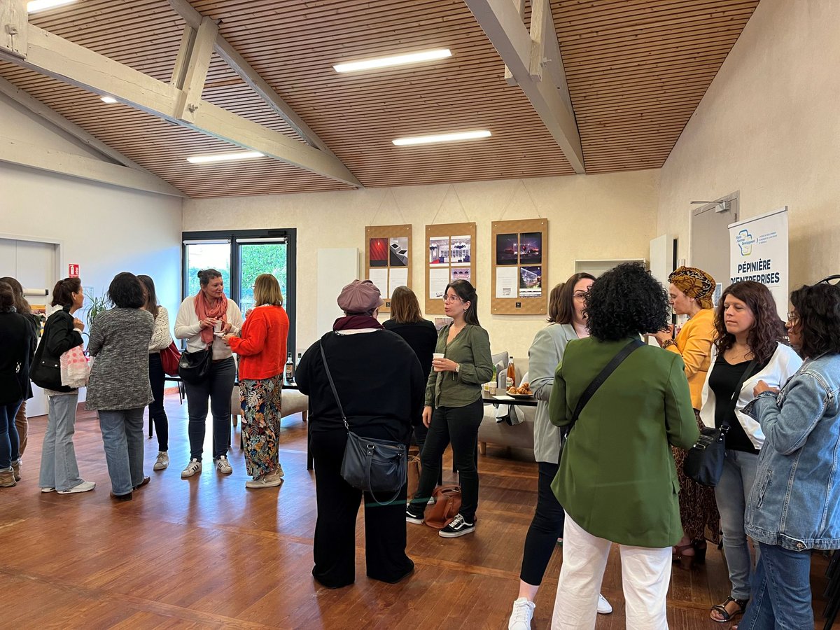 hdgdev's tweet image. Retour sur notre matinée "Elles Café" :
👉 Réseautage entre entrepreneures / porteuses de projet / 👉 Retour d'expérience auprès des participantes des sessions précédentes de Elles Entreprendre
 Pour rejoindre l'aventure Elles Entreprendre, c'est par ci  lnkd.in/eXD9Miq3