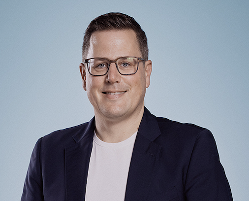 Matthias Kiechle übernimmt die Geschäftsführung der SK ONE GmbH, die als Tochter des <a href="/SK_Medienhaus/">SÜDKURIER Medienhaus</a> (Konstanz) alle Geschäftsfelder der Werbevermarktung bündelt. Er ist seit 19 Jahren in verschiedenen Positionen für die Entwicklung des Digitalgeschäfts im Verlag verantwortlich.