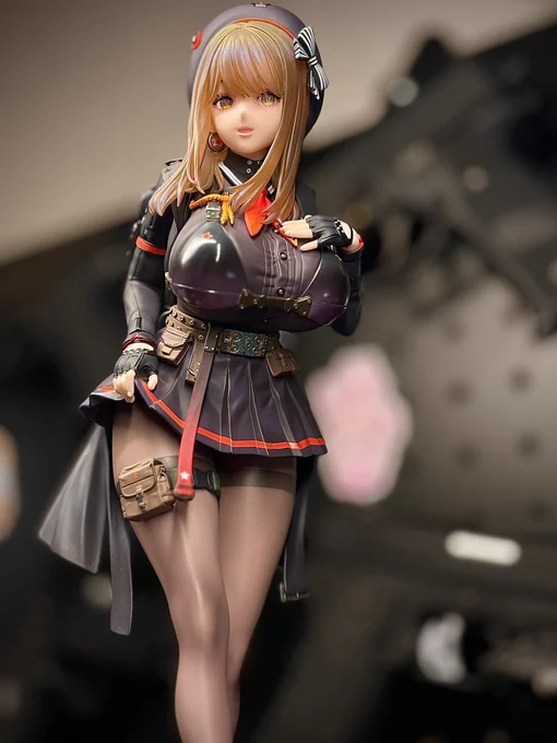エマのフィギュア届いてた んーーーーすごい(語彙力 #NIKKE