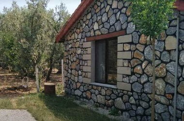 Taş Ev Projesinin Planlanması

Taş ev yaptırmanın en önemli aşamalarından biri, ayrıntılı bir proje planı oluşturmakla başlar. Bu plana, evin büyüklüğü, kat sayısı, oda sayısı, tasarım özellikleri ve kullanılacak taş türü gibi unsurlar dahildir.
tasustasi34.com/2024-yilinda-t…