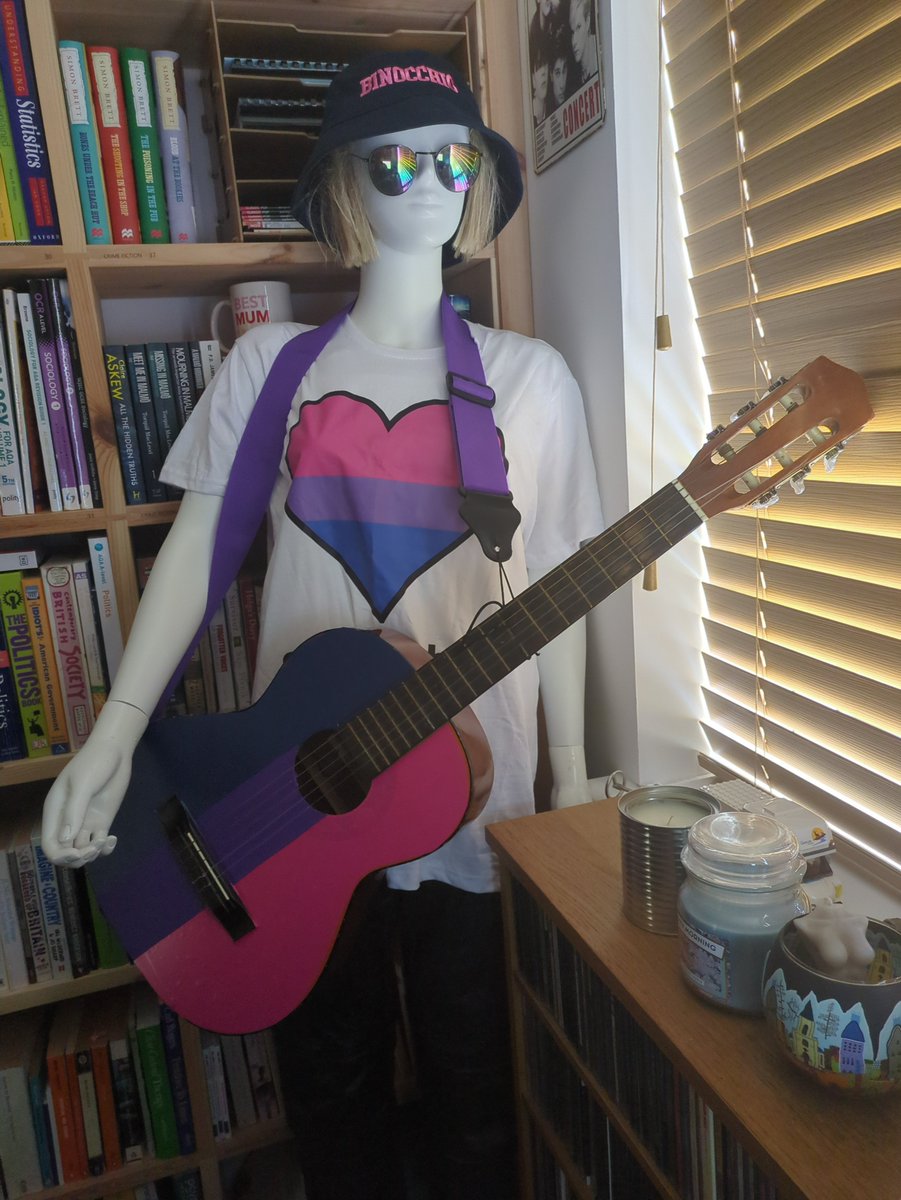 Bob-bi's rocking a new look for the start of the academic year, where she appears in all my Soc Science and German lessons! #bisexuality #bisexual #tuition