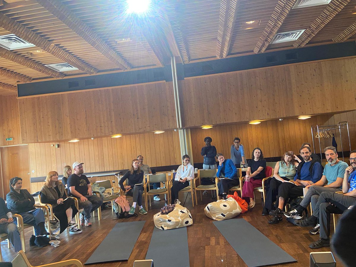 SismografOlot's tweet photo. Hem anat al #WinterIntensive a Helsinki per parlar sobre la programació d'espectacles a l'aire lliure i l'ecologia de la curadoria🌱

Gràcies #BigPulseDanceAlliance per convidar-nos!🙌 https://t.co/6Kz6S9FDwo