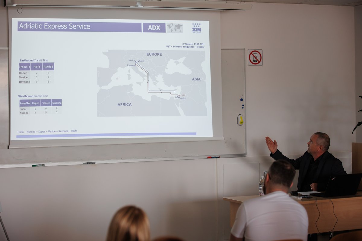 ZimShipping's tweet image. Cool solutions, warm welcomes!

We recently took part in Port of Koper&apos;s Cool Workshop ❄️ 
#ZIMonitor took center stage in a live demo, impressing attendees with its #realtimemonitoring, demonstrating how to keep it cool under pressure.

Jump on board &amp;gt;&amp;gt; ow.ly/SYUs50TlWXK