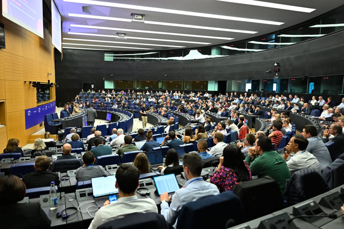 Table ronde : “Les impacts de l’Europe sur l’économie française” animée par :
✔ Franck LEROY, Président Région Grand Est
✔ Grégoire CHAUVIERE LE DRIAN, Dir. Banque Européenne d’Investissement France
✔ Pascale JOANNIN, DG Fondation Robert Schuman
Un grand merci à eux 🙏