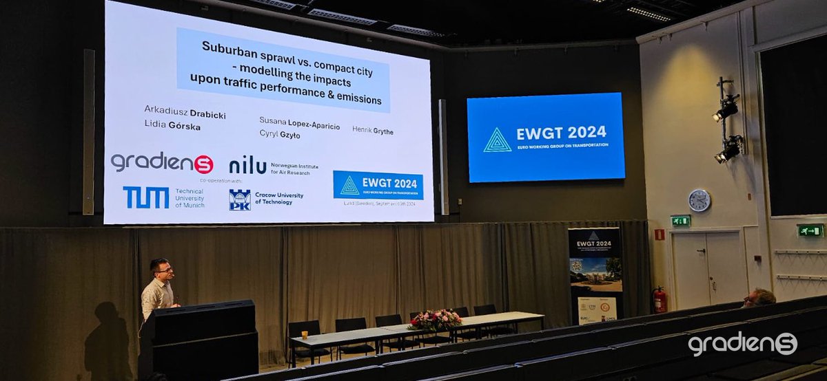 Gradienspl's tweet photo. 🌍 EWGT 2024 w Szwecji. Naszym tematem było https://t.co/m3jf3xce2O jak planowanie przestrzenne i rozwój transportu mogą wpływać na emisje środowiskowe.

📢 Pełne wyniki badań już 26.09.2024 na seminarium w Krakowie!
@NILU_now 
#miastakompaktowe #planowanieprzestrzenne https://t.co/SkqfqkH8K1