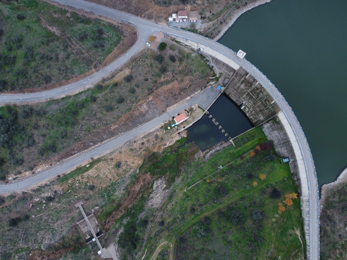 AgriculturAnd's tweet photo. 🚰Propuesta la adjudicación de la conducción para el abastecimiento de #agua a la zona norte de Córdoba desde el embalse de La Colada, una actuación declarada de interés de la Comunidad para mejorar en calidad y suministro a la comarca de Los Pedroches.

🌐https://t.co/Vdorw0I5jr https://t.co/tsYinaAGNm