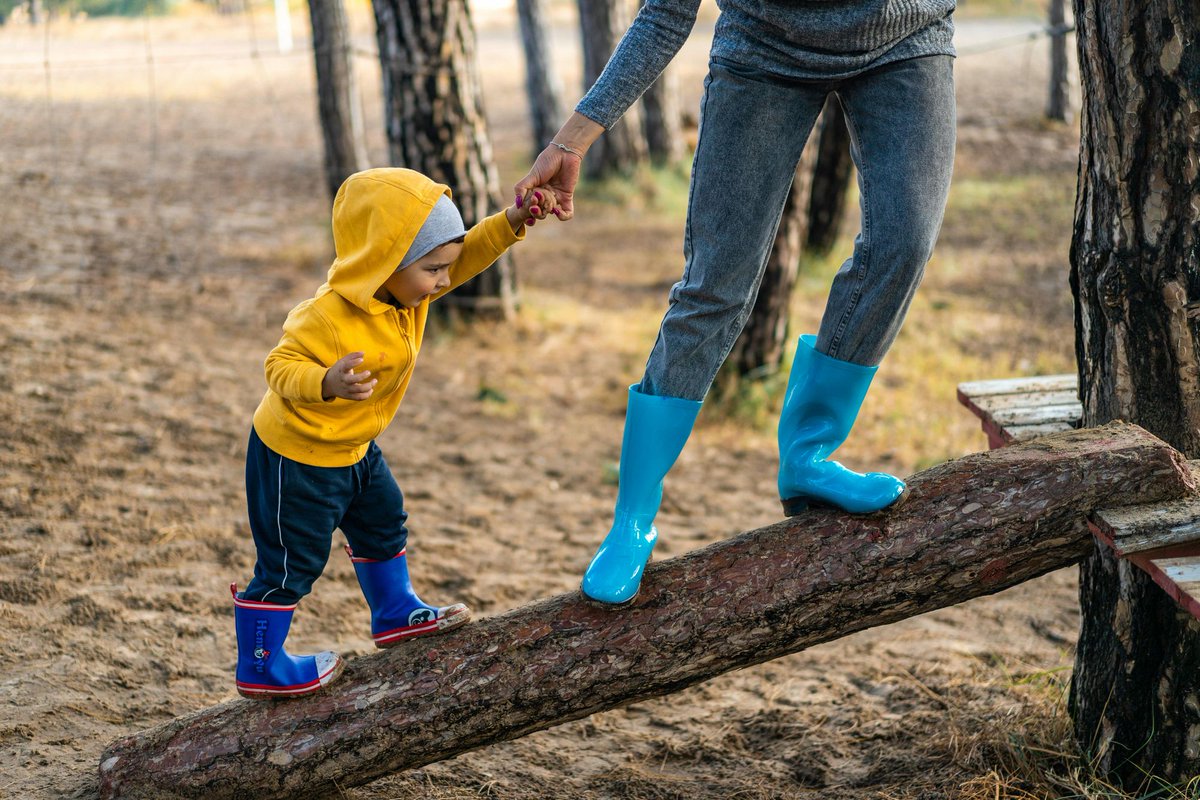 🌟 Join Roxana Haloiu (UK) to explore how equipping parents with observational skills boosts early childhood development! Learn insights from Montessori playgroups on fostering focus, support, and respect in children. 📅 Full programme: conferencebrightstartfoundation.org/2024-programme