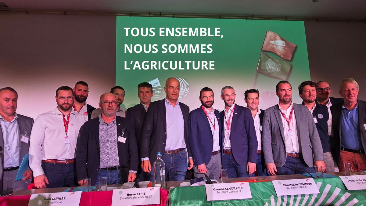 🟢🔴Notre équipe campagne JA/<a href="/FNSEA/">La FNSEA</a> est prête pour 2025 ! 

🚜Tous ensemble, nous sommes l'agriculture ! 

#NousSommeslAgriculture