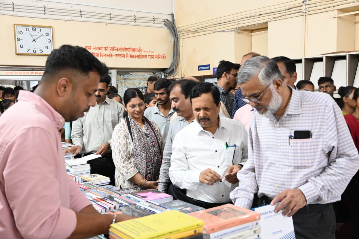 spunivgujarat's tweet image. સરદાર પટેલ યુનિવર્સિટી, ભાઈકાકા ગ્રંથાલય દ્વારા પુસ્તક મેળાનું તા.૧૦ અને તા.૧૧ સપ્ટેમ્બર, ૨૦૨૪ સુધી આયોજન કરવામાં આવ્યું હતું.

#પુસ્તક_મેળો #SPU #SPUpdate #SPU2024 #VVNagar