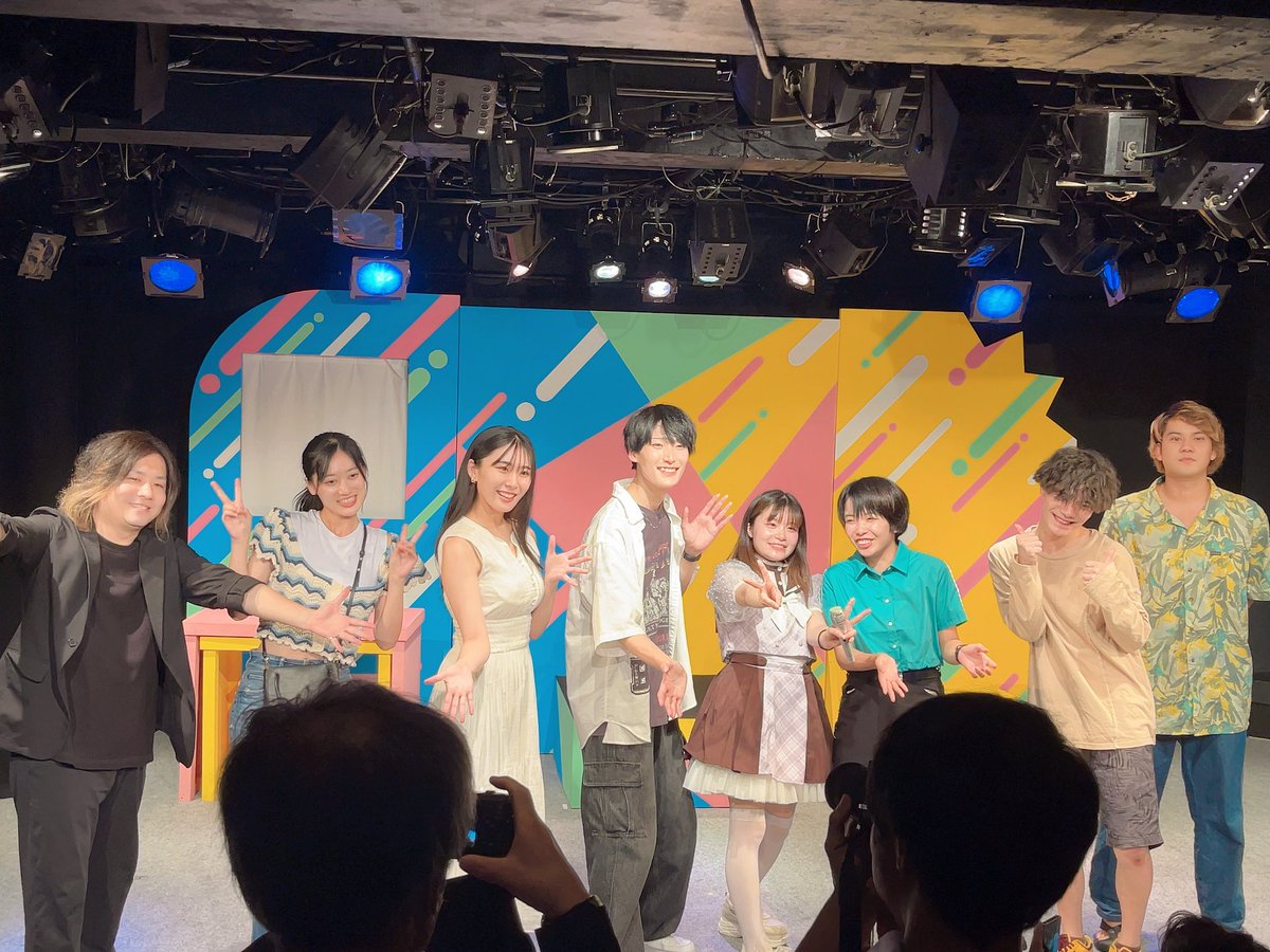 #君とく
舞台「君が特別に変わる夏」
観劇してきました。

夢に関すること、未来に関すること
人間関係のこと

どれも「今の」僕に刺さるもので
気がついたら何度か涙が流れていた
込み上げる何かがあって、考え直すことが出来そう

最後まで頑張ってください