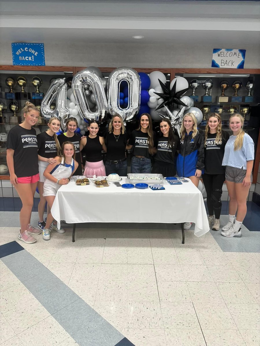 Congrats to Coach Threet on celebrating over 400 wins! Go Greyhounds!
#pisdstudentsfirst #peasterpower